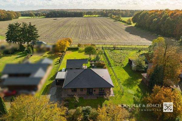 Hinter Ihrem Haus wartet nur noch die Natur