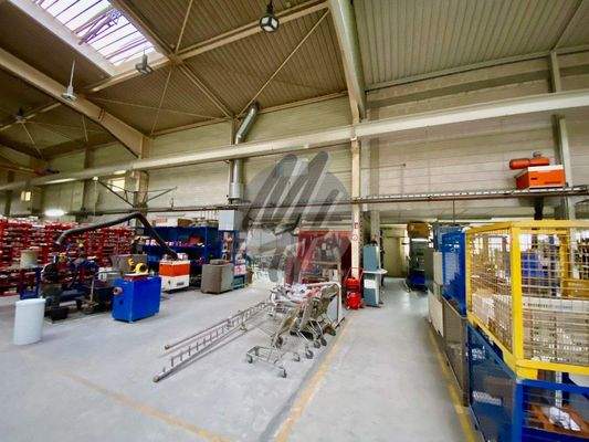 INFOS UNTER: 06171-586000