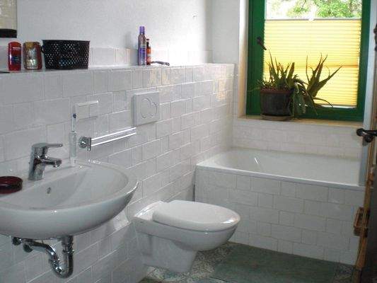 Moderne einheitliche Bäder