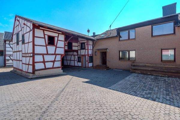 Ansicht Fachwerk und Haupthaus