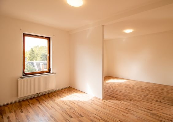 Obergeschoss: Zweigeteiltes Zimmer