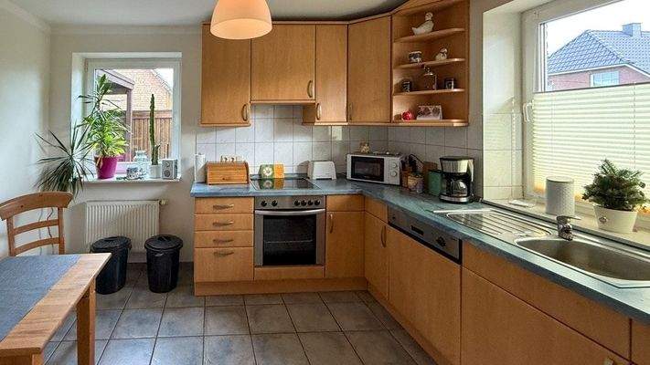 Küche mit Einbauküche