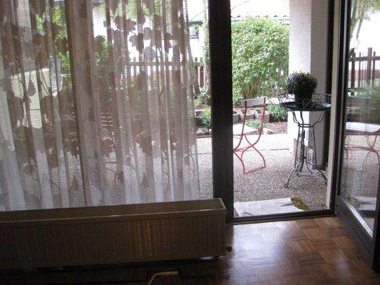 Arbeitszimmer mit Ausgang.JPG