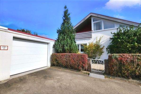 Außenansicht + Garage