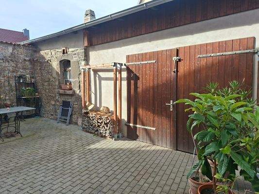 Werkstatt und Zugang Außenküche