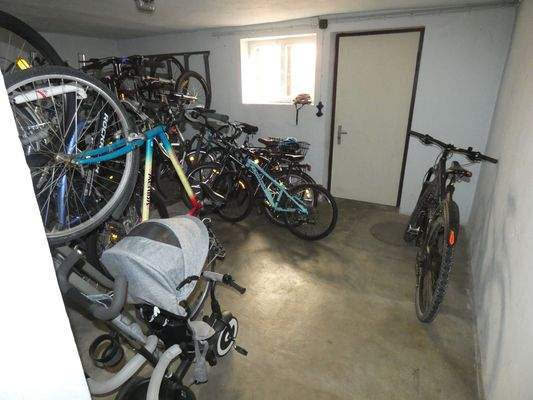 UGFahrradkeller.JPG