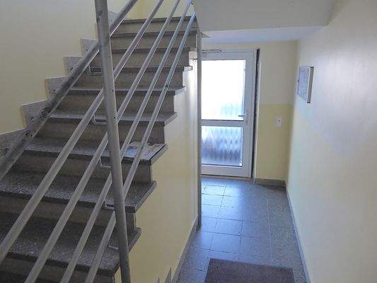 Treppenhaus mit Eingang