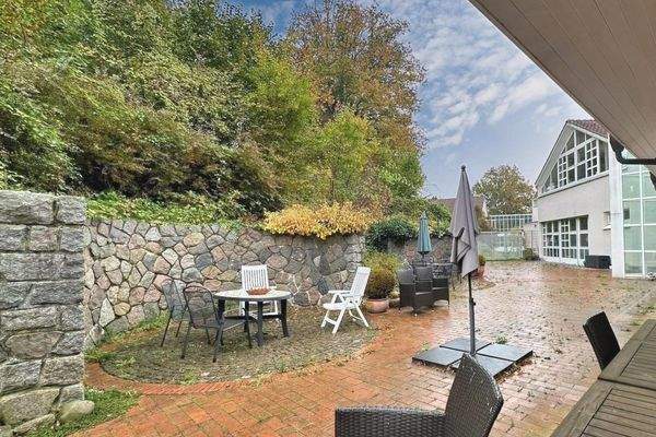 Sitzplätze hinten Haus 1