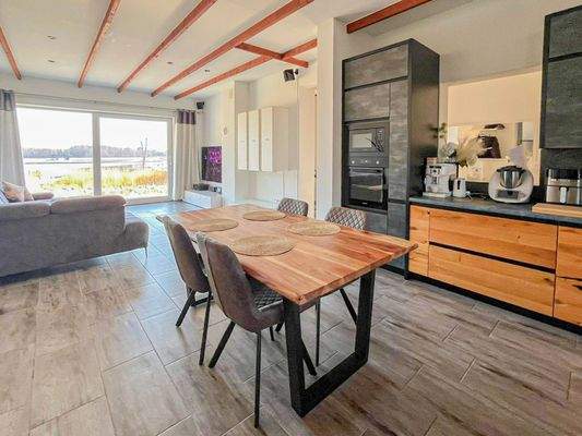 Küche mit Essbereich