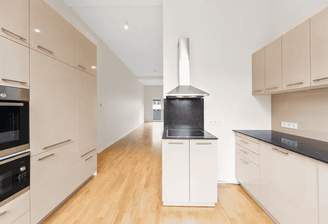 7e9446f9-6271-4a57-a5e1-67a7ead43e5d-1965373186.pn