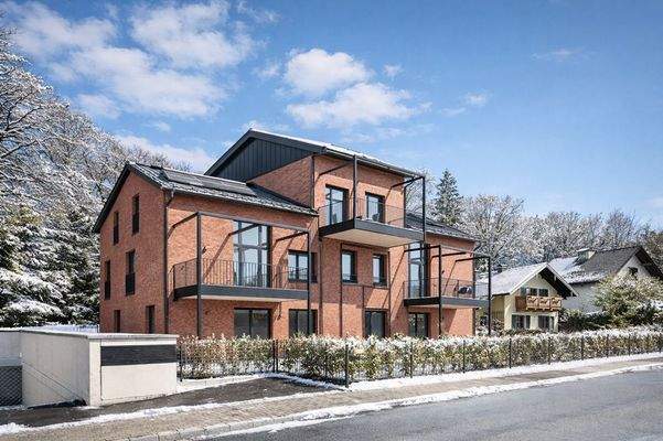 Das moderne Gebäude mit eleganter Backsteinfassade