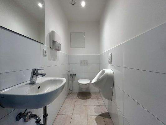 Schlicht und funktional – ein Raum für kurze Pausen