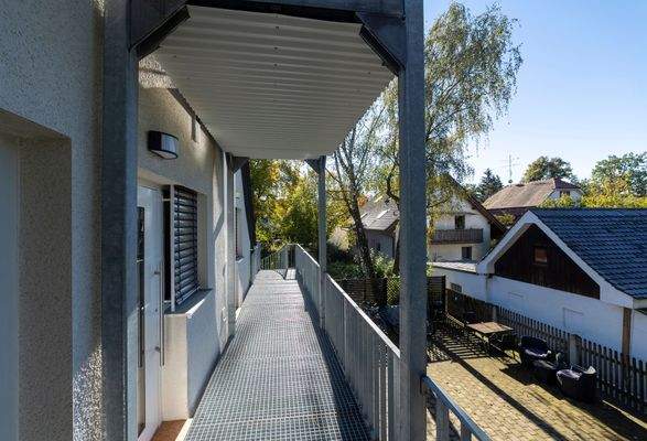 Südseite mit separaten Eingängen