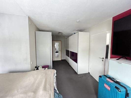 WG 1 OG ElternschlafzimmerAnkleide.JPG