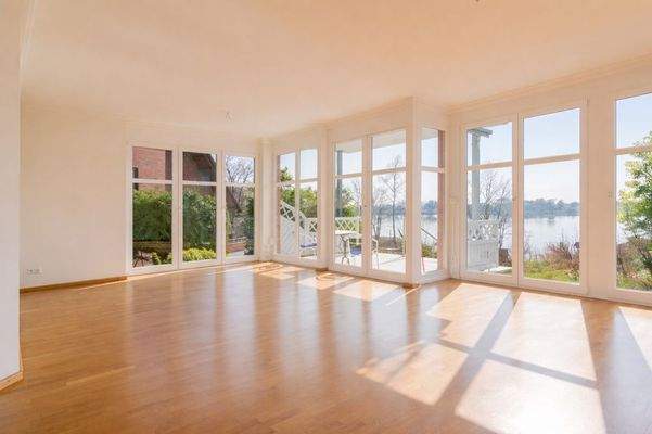 Lichtdurchfluteter Wohnbereich 