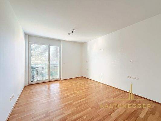 Schlafzimmer 3 mit 14,55 m² (neben Bad)