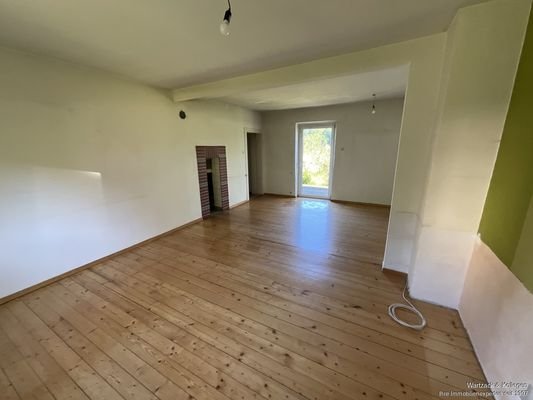 Wohnzimmer mit Terrasse