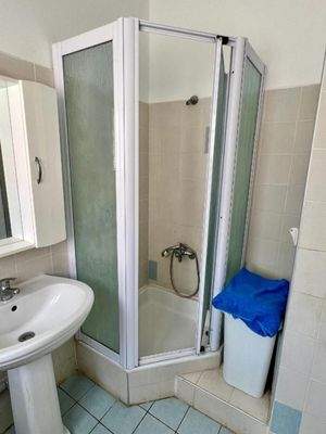 Kreta, Makry Gialos: 4-Zimmer-Erdgeschosswohnung in Strandnähe zu verkaufen