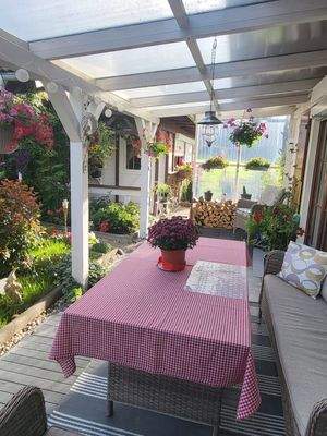 überdachte Terrasse