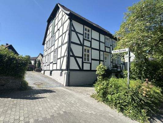 Eingang Wohnung 1 und Seitenansicht  