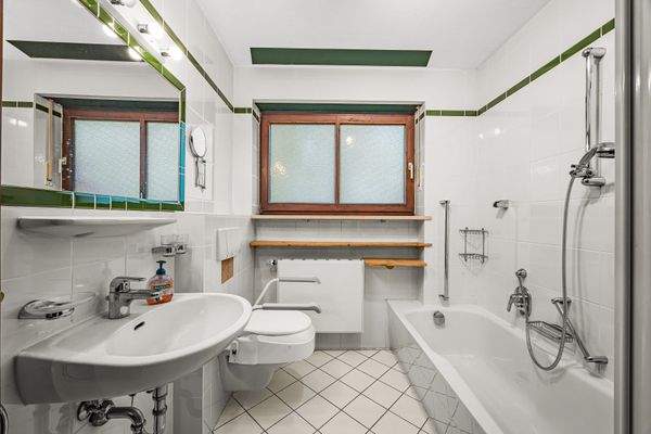 Badezimmer im Erdgeschoss