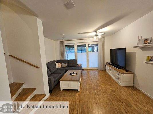 mit Zugang zur Terrasse und in den Garten