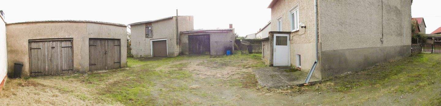 Hofeinfahrt / Garagen 