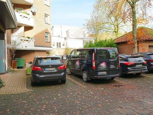 Stellplätze im Innenhof