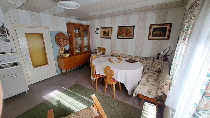 Wohnzimmer mit Kochnische im Erdgeschoss A.jpg
