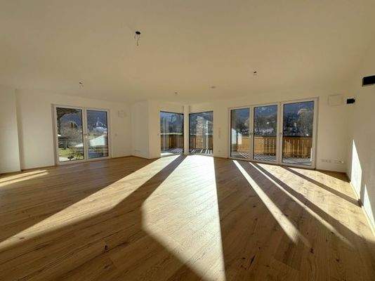 helles, großzügiger Wohn- Essbereich