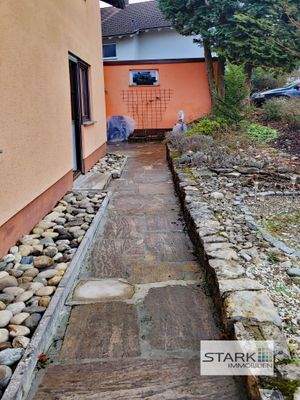 Weg zur Terrasse.jpg