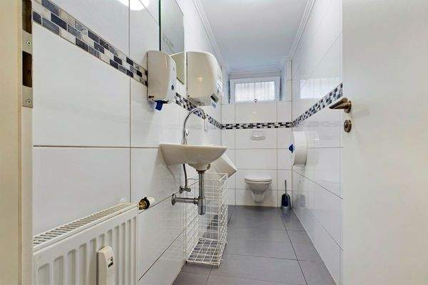 CAM03586G0-PR0032-STILL011