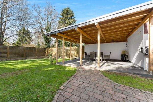 überdachte Terrasse