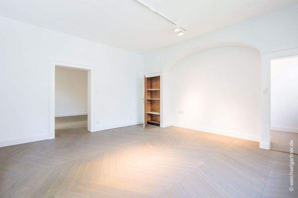 Weiteres Büro im Obergeschoss