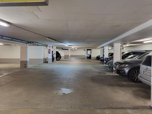 PP in der Tiefgarage.jpg