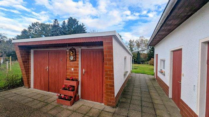 hofseitige Garage mit Werkstatt