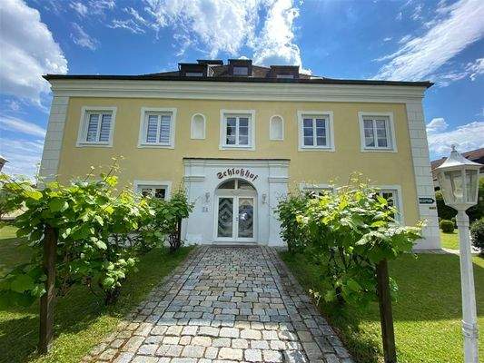 Schloßhof