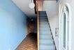 Flur mit Treppe zum OG.jpg