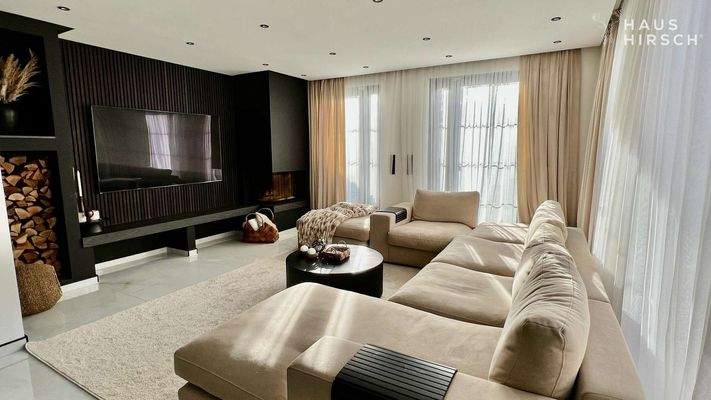 Wohnzimmer mit Kamin