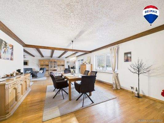 RE/MAX Immobilien DeLux Zweifamilienhaus Wadern-Lockweiler Esszimmer