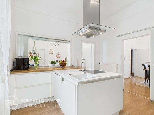 CAM04259G0-PR0083-STILL007