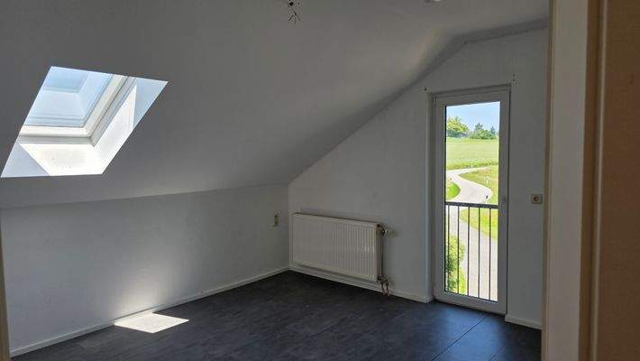 Schlafzimmer Kind - Büro OG