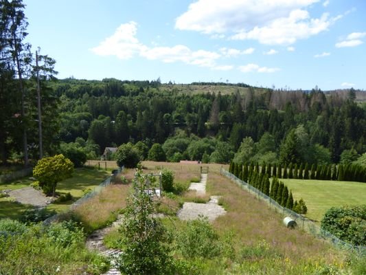 der Garten mit traumhaftem Ausblick