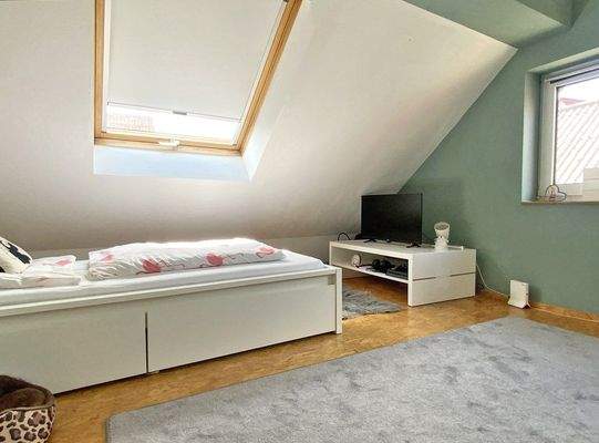 Zimmer links im Dachgeschoss