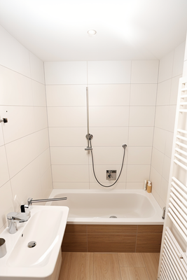 Whg. 2, Badezimmer.png