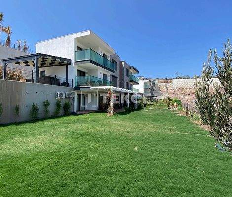 Sea View Penthouses in a Project with Pool in Bodrum