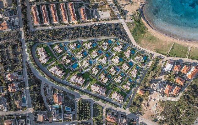 Beachfront Flats in a Complex with Facilities in Çeşme İzmir