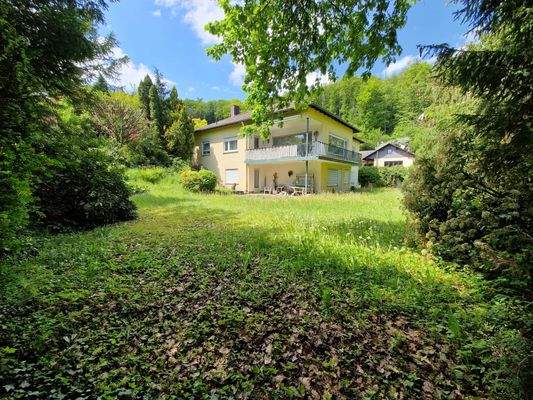 e1 - Blick aufs Haus aus dem Garten.jpg