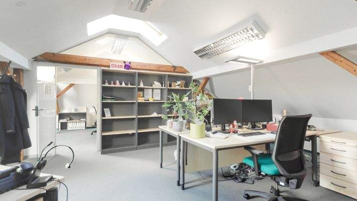 Dachgeschoss Büro 1