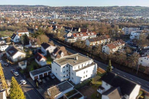 Mehrfamilienhaus mit Garage